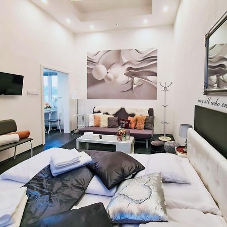 Modern Flat In City Center บูดาเปสต์ ภายนอก รูปภาพ